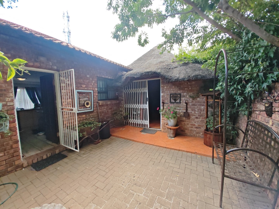 3 Bedroom Property for Sale in Langenhovenpark Free State